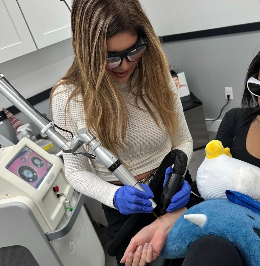 Eliminacion de tatuaje con laser PicoWay en Ink Rewind, Coral Gables